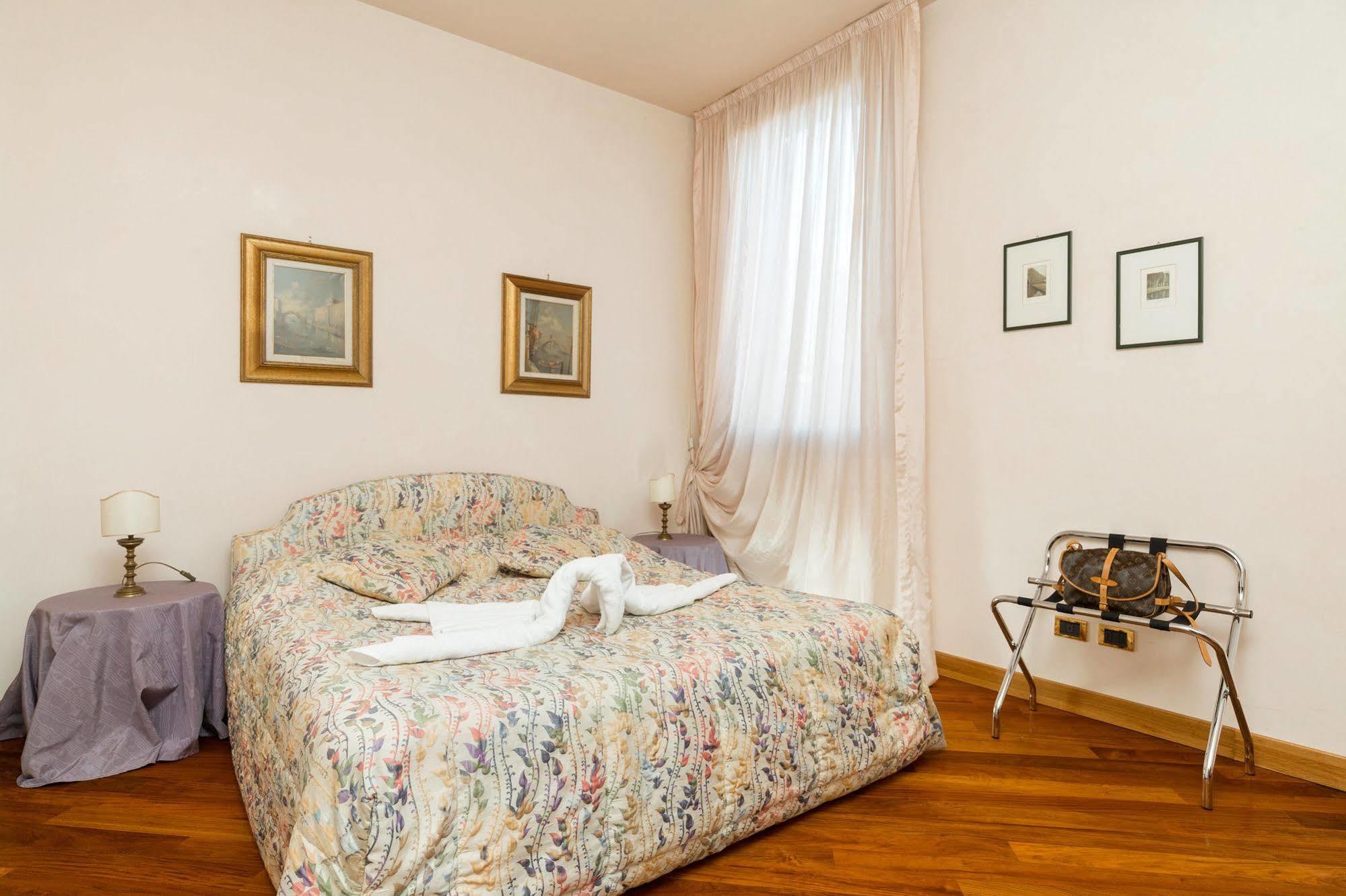 Very In Historical 1600 Palace With Lift A Few Min Walk From San Marco Square Venezia