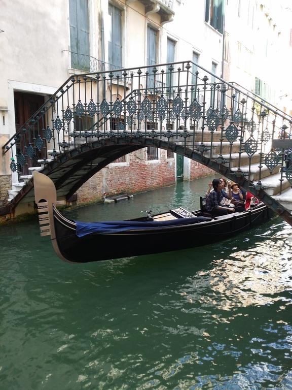Very In Historical 1600 Palace With Lift A Few Min Walk From San Marco Square *