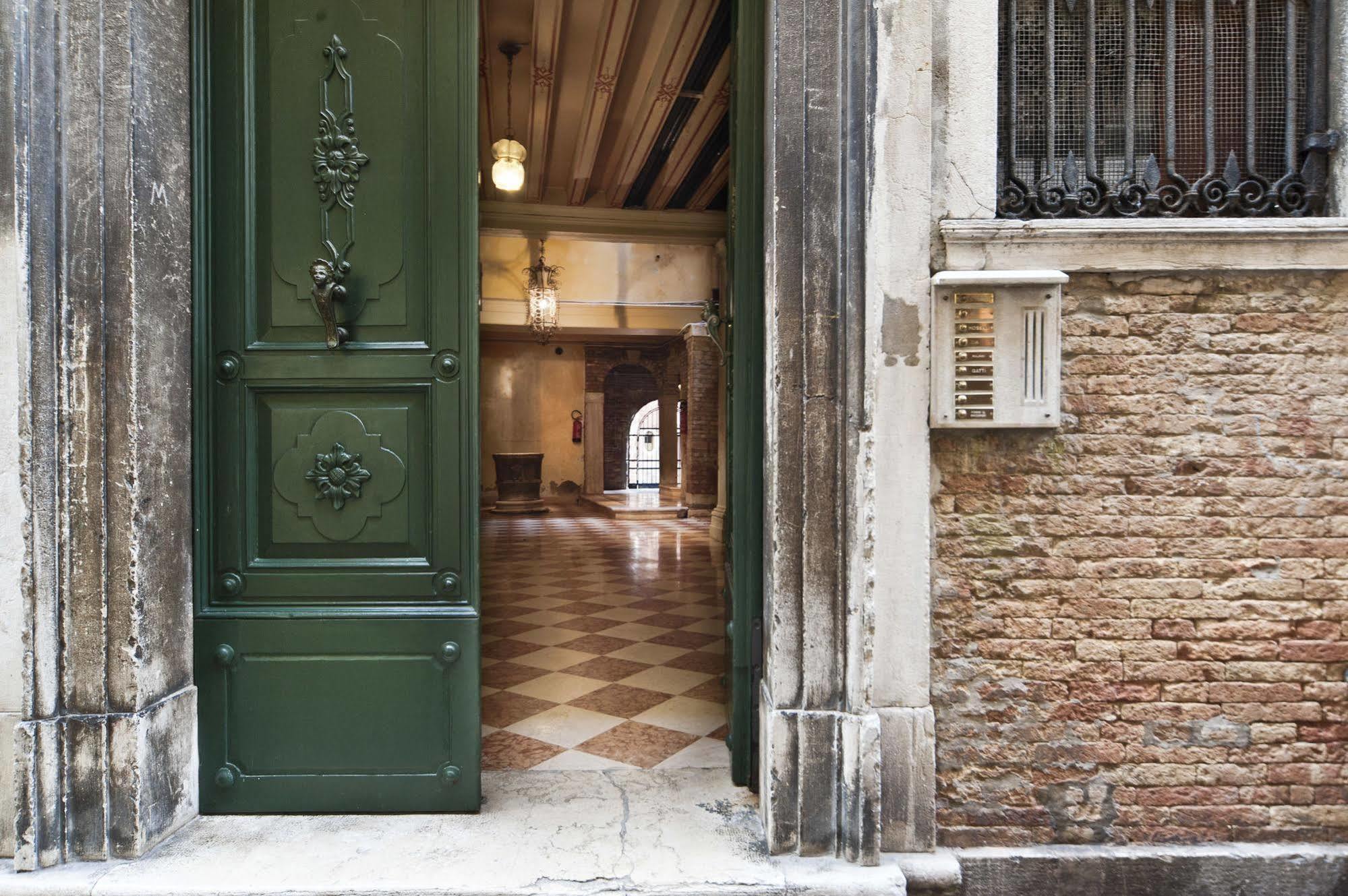 Very In Historical 1600 Palace With Lift A Few Min Walk From San Marco Square *